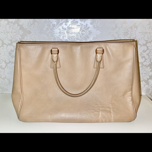 Authentic Prada Saffiano Tote - Picture 5 of 5
